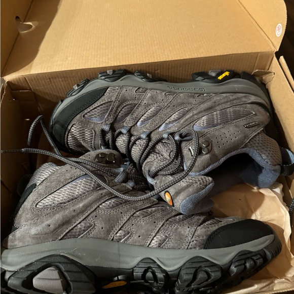 Merrell Moab Boots size 9.5 brand n in the box - Picture 4 of 4